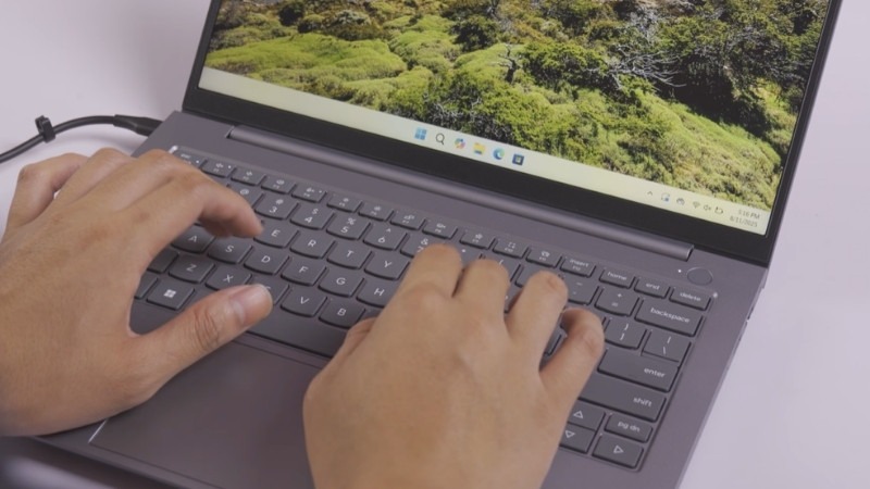 Bàn phím Lenovo ThinkBook 14 G9 IRL 21UY0092VN có hành trình phím sâu