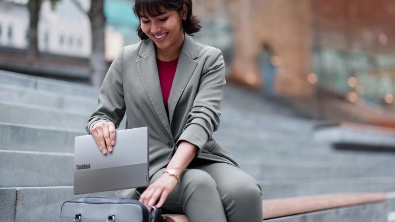 Lenovo ThinkBook 14 G9 IRL 21UY0092VN có trọng lượng nhẹ, tiện lợi mang đi bất kỳ đâu