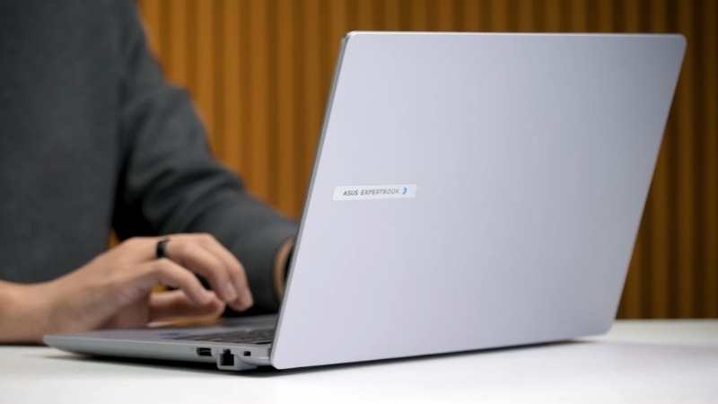 Thiết kế của ASUS ExpertBook P1 P1403CVA-C3U08-50W