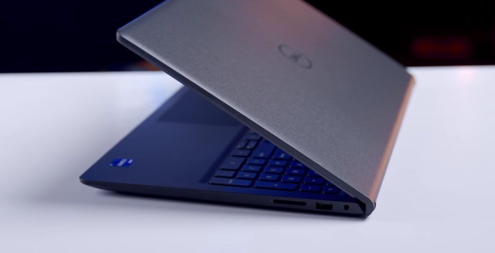 Kết nối Dell 15 DC15250 2025