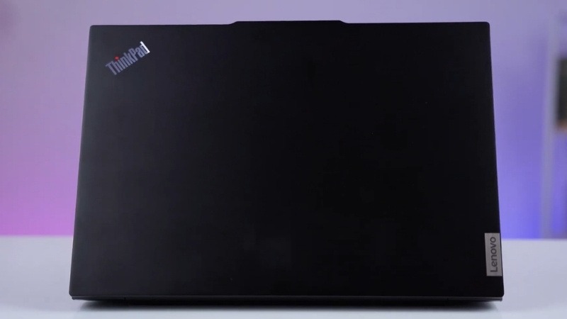 Lenovo ThinkPad E16 Gen 3 22AY003UVN khoác lên mình lớp vỏ nhôm cao cấp