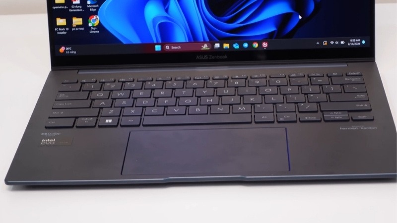 Bàn phím của ASUS Zenbook 14 UX3405CA-ST629W sử dụng kiểu Backlit Chiclet Keyboard