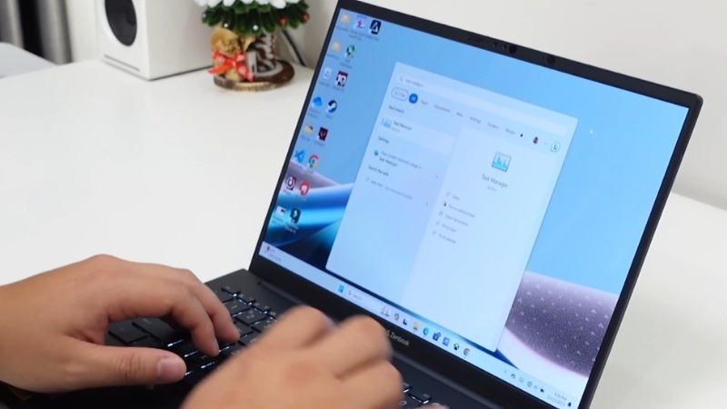 Đặc điểm nổi bật của laptop ASUS Zenbook 14 UX3405CA-ST629W 