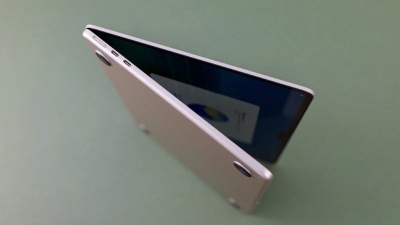 Apple Macbook Air M5 15 inch 2026 MDVE4SA/A có thiết kế mỏng nhẹ, dễ dàng mang theo bất kỳ đâu