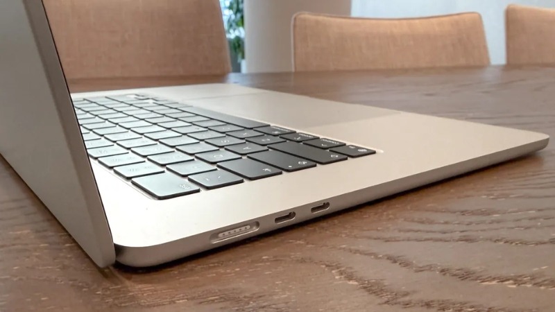 Apple Macbook Air M5 15 inch 2026 MDVA4SA/A kết nối không dây thế hệ mới và sự tối giản cổng vật lý đặc trưng