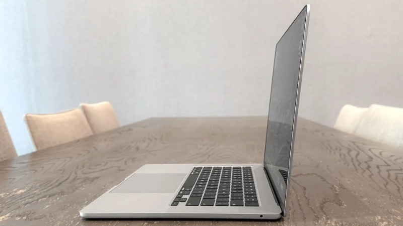 Apple Macbook Air M5 15 inch 2026 MDVA4SA/A thiết kế mỏng nhẹ, vỏ nhôm sang trọng