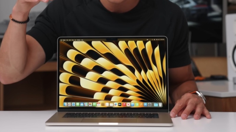 Apple MacBook Air M5 15 inch 2026 MDVD4SA/A trang bị màn hình Liquid Retina rộng 15.3 inch