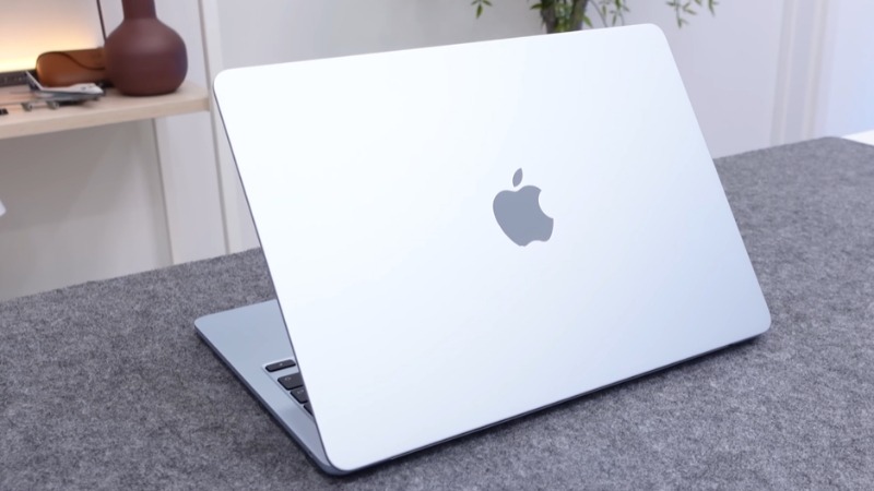 Apple Macbook Air M5 13 inch 2026 MDHJ4SA/A có tính di động cao, màu sắc thời thượng