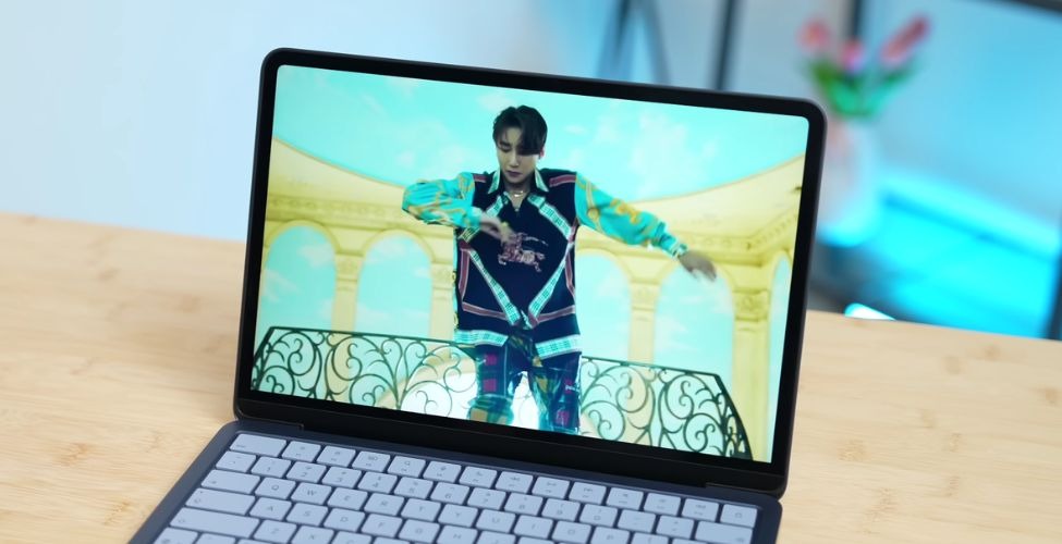 Màn hình Apple Macbook Neo 13 inch 2026 MHFF4SA/A 