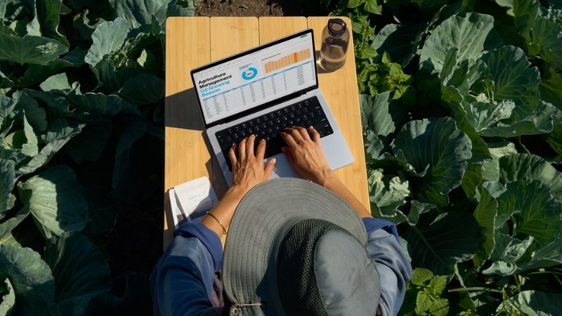 Apple Macbook Pro M5 Max 16 inch 2026 MGE94SA/A tích hợp RAM 48GB hỗ trợ đa nhiệm không giật lag và SSD 2TB lưu trữ dữ liệu dự án cực lớn