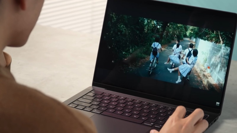 Apple Macbook Pro M5 Pro 16 inch 2026 MGEC4SA/A trang bị ProMotion 120Hz tự động điều chỉnh tần số quét