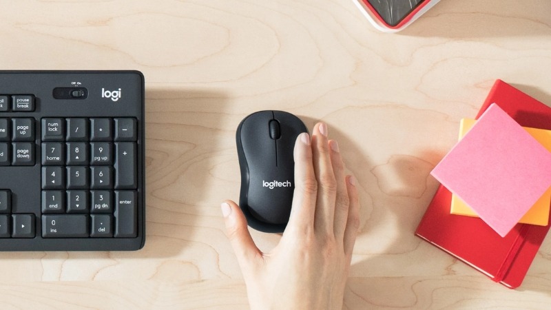 Chuột không dây Logitech M221 phù hợp với học sinh, nhân viên văn phòng cần sự yên tĩnh và tính di động cao