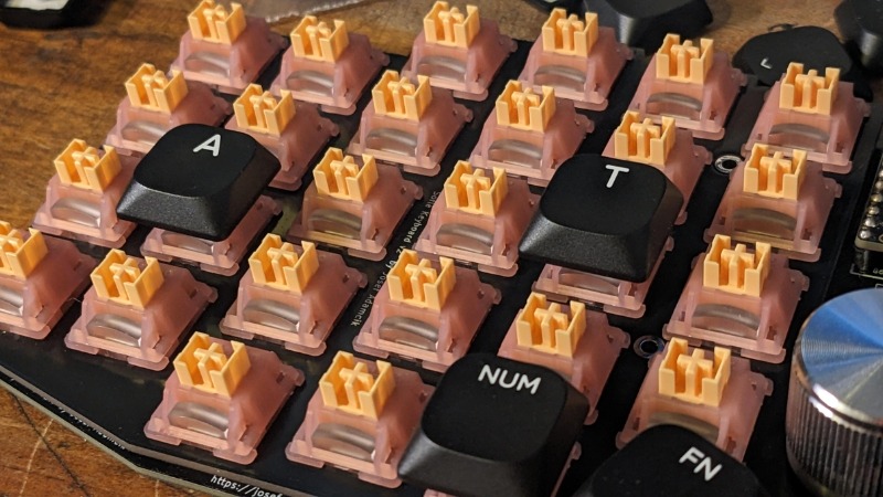 Switch Outemu Silent Peach V3 có cấu trúc 5-pin tăng cường độ ổn định cho bảng mạch