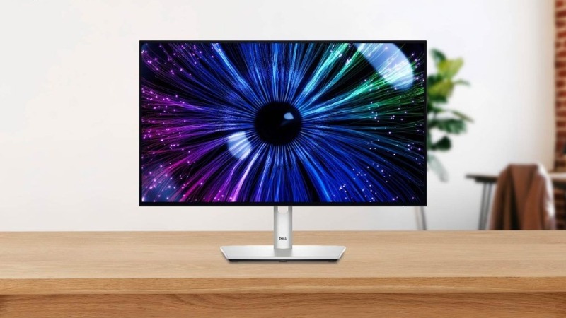 Dell UltraSharp U2424HE có chân đế linh hoạt dễ dàng nâng hạ, xoay trượt giúp bạn có tư thế làm việc thoải mái