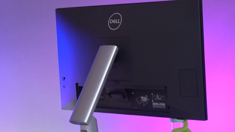 Dell P2424HT sở hữu tông màu đen bạc tối giản, viền mỏng và chân đế vô cùng chắc chắn
