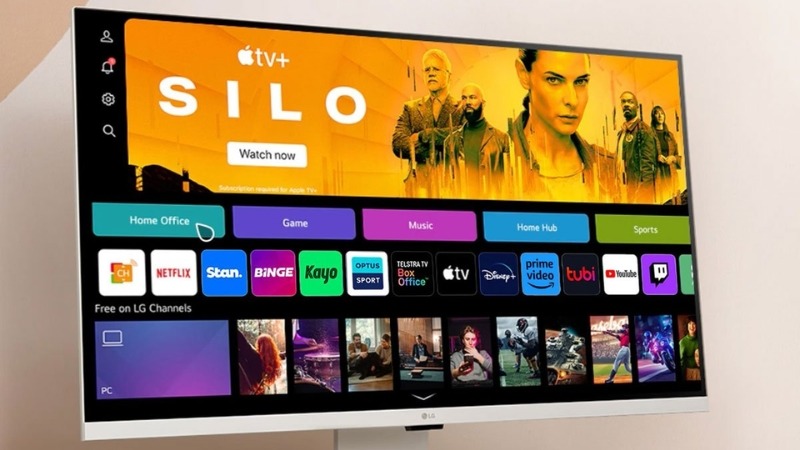 LG MyView 32SR83U-W có hệ điều hành tích hợp kho ứng dụng giải trí phong phú, có kèm Magic Remote