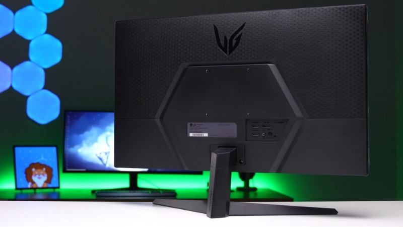 Kiểu dáng LG UltraGear 27GS50F-B mạnh mẽ, viền 3 cạnh siêu mỏng và hỗ trợ ngàm VESA tiện lợi