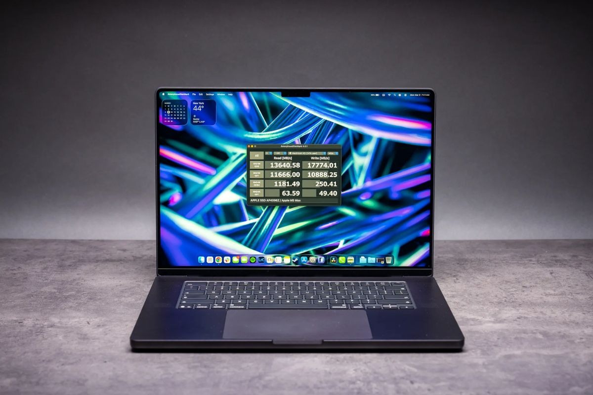 Macbook Pro M5 Max sở hữu RAM 36GB và SSD 2TB thả ga lưu trữ