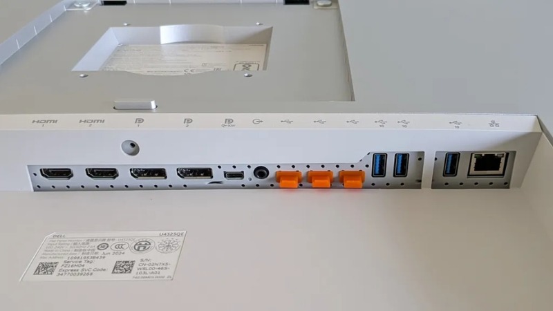 Dell UltraSharp U4323QE hỗ trợ sạc USB-C 90W, tính năng KVM điều khiển 2 máy tính và đa dạng cổng kết nối