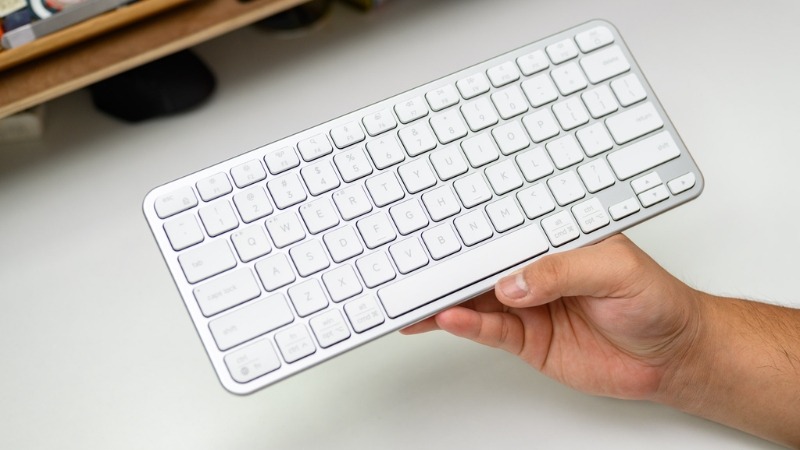 Bàn phím không dây Satechi Slim EX1 có kiểu dáng mỏng nhẹ, tối giản và cực kỳ linh hoạt khi di chuyển