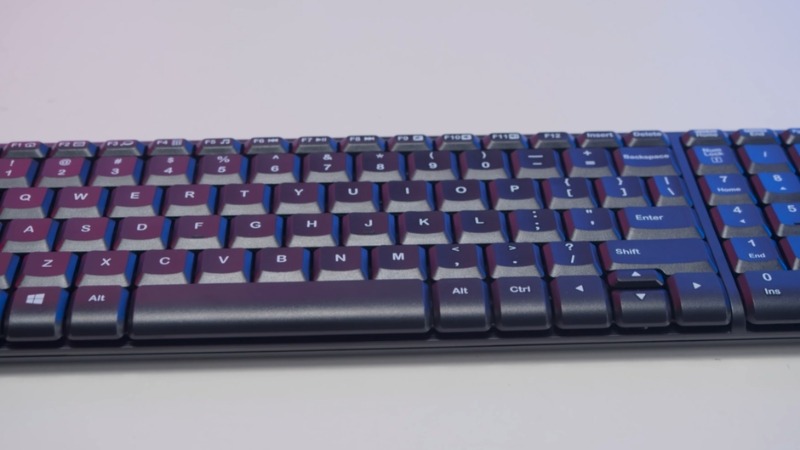 Bộ bàn phím chuột không dây Logitech MK220 bền bỉ, có khả năng chống tràn nước giúp an tâm dùng hằng ngày