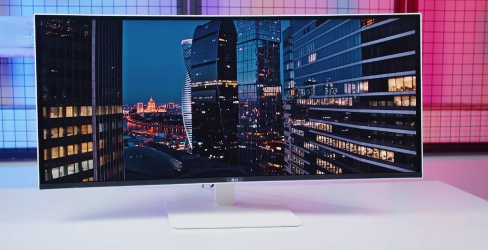 Màn hình cong LG UltraWide 38WR85QC-W