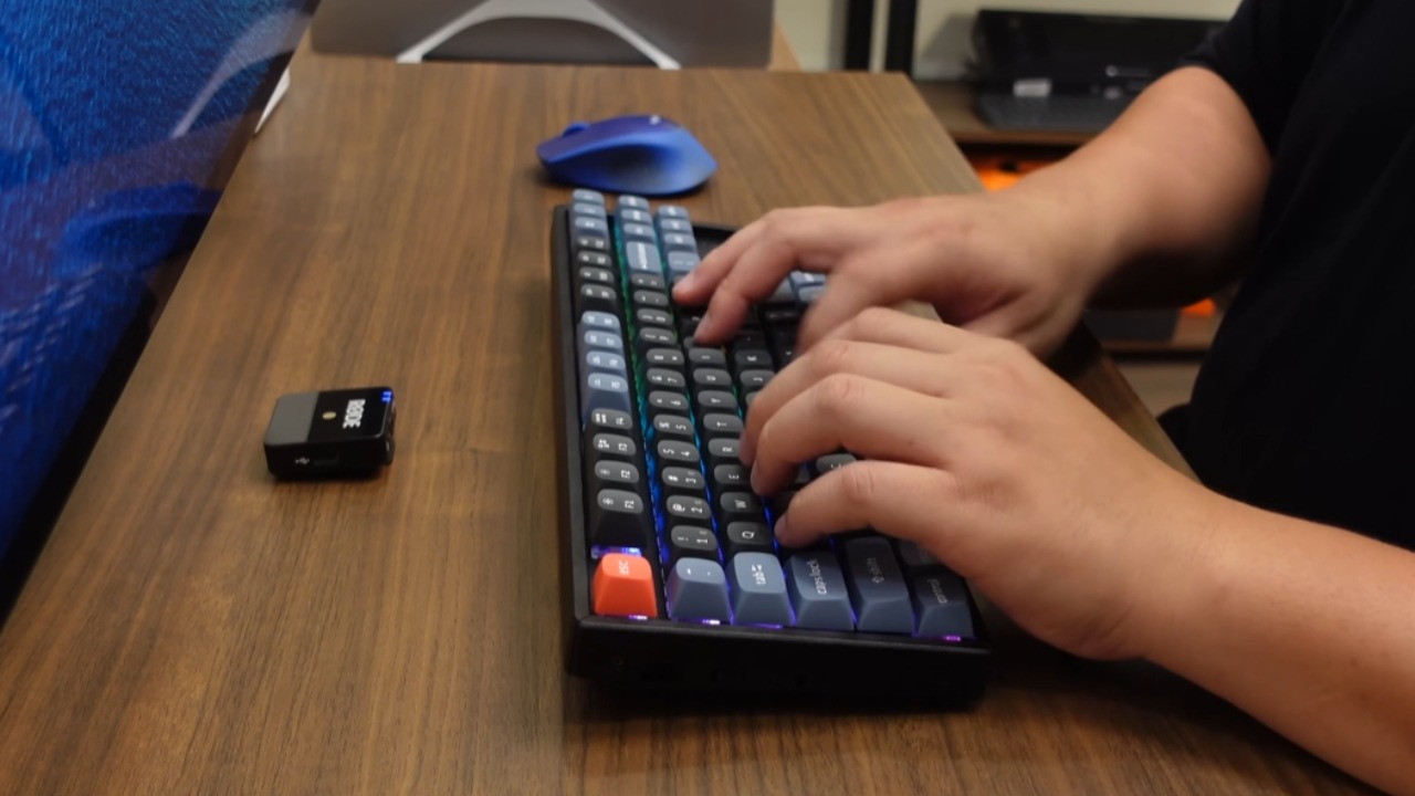 Hotswap không bắt buộc nhưng cực tiện để thay switch, tùy chỉnh cảm giác gõ lâu dài cho coder