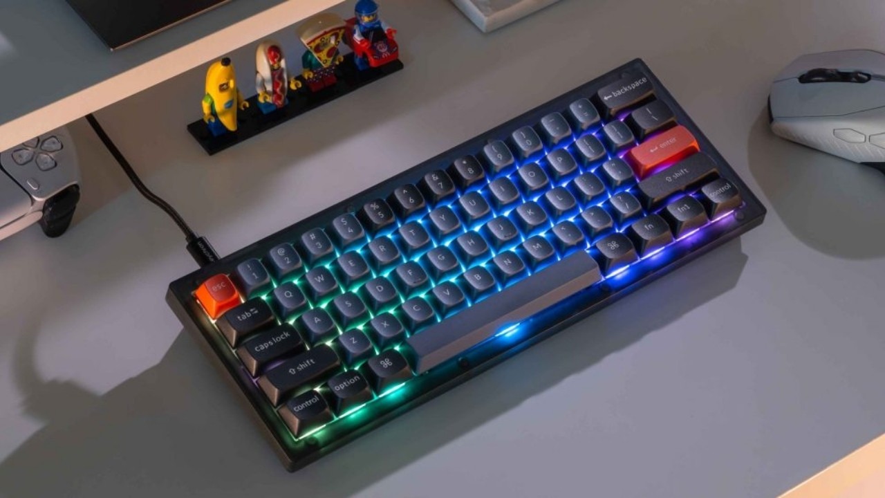 Bàn phím 60% lược bỏ phím số, hàng phím F, cụm điều hướng và phím chức năng để tối ưu diện tích