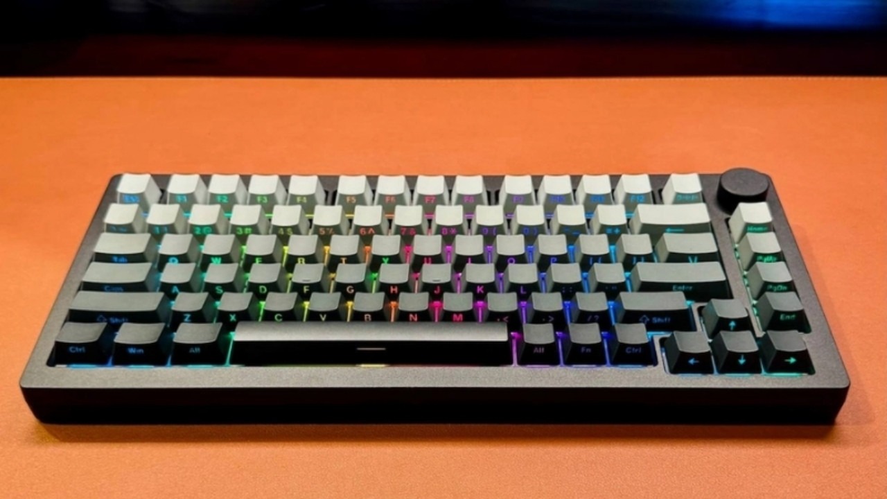 65% tối ưu không gian hơn TKL/75% nhưng tiện dụng hơn 60% nhờ giữ cụm phím điều hướng riêng