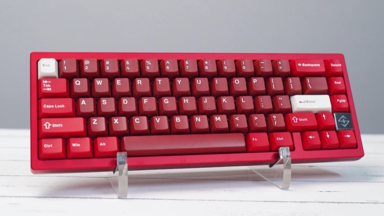 Layout 65% giữ cụm phím chữ, số, phím chức năng cơ bản, mũi tên và thường lược bỏ dãy F1-F12