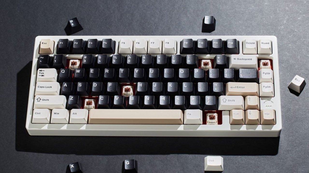 Ưu tiên keycap PBT bền, tính năng hot-swap linh hoạt và độ hoàn thiện chắc chắn để tối ưu trải nghiệm