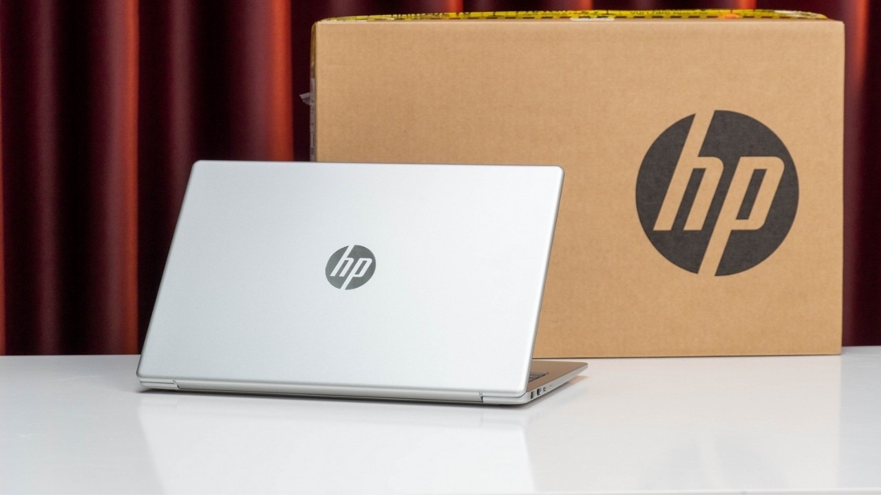 Laptop 20 triệu HP 14 ep1201TU tích hợp chip Ultra 5, RAM 24GB siêu khủng, thiết kế gọn nhẹ, sạc nhanh tiện lợi