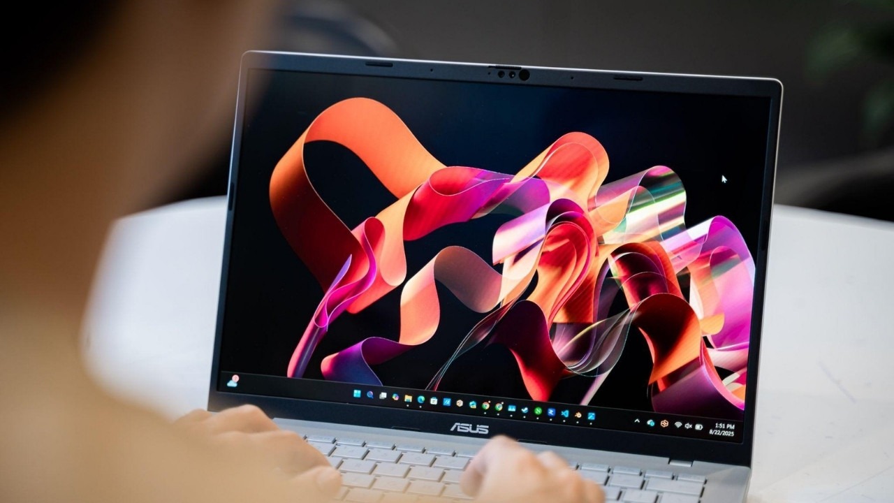 Chọn màn hình laptop 20 triệu 14-15.6 Full HD, tấm nền IPS cho màu chuẩn; 60Hz cho văn phòng, 144Hz để chơi game