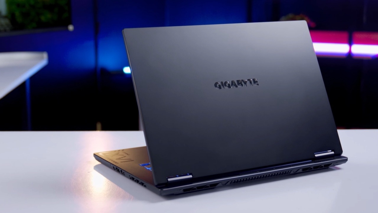 Gigabyte Gaming A16 là laptop 30 triệu mạnh mẽ với chip i7-13620H, RTX 5050 và màn hình 16 165Hz sắc nét