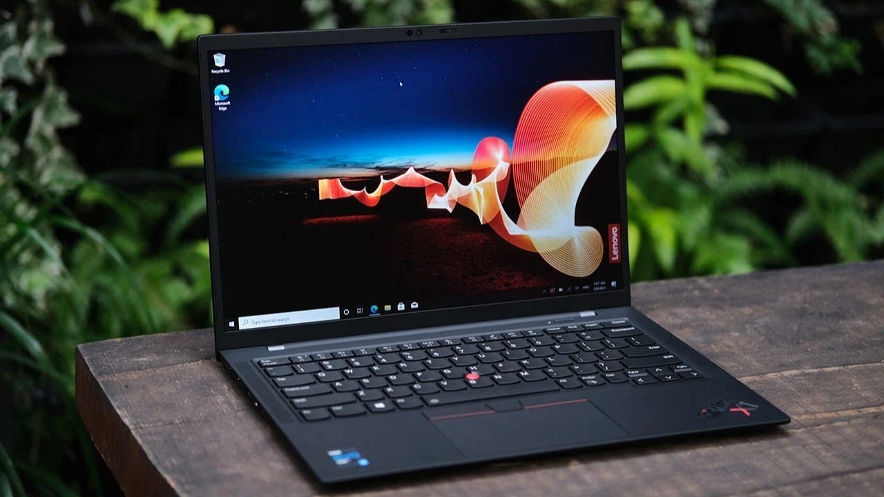 ThinkPad X1 Carbon Gen 9 là laptop 4K Ultrabook cao cấp, thiết kế bền bỉ, hiệu năng mạnh, màn hình đẹp