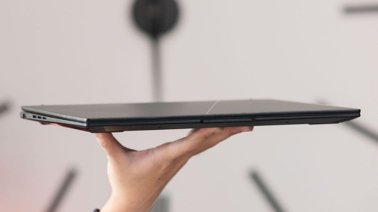 Laptop mỏng nhẹ không tối ưu chơi game do tản nhiệt kém, dễ quá nhiệt và giảm hiệu năng máy