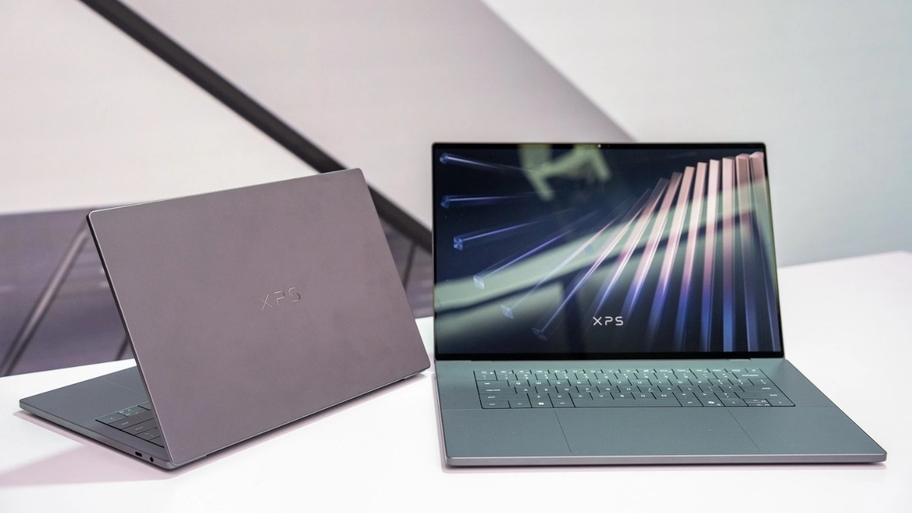 Chọn laptop cho sinh viên luật có màn hình tối thiểu 14 inch Full HD chống chói để hiển thị sắc nét và bảo vệ thị giác