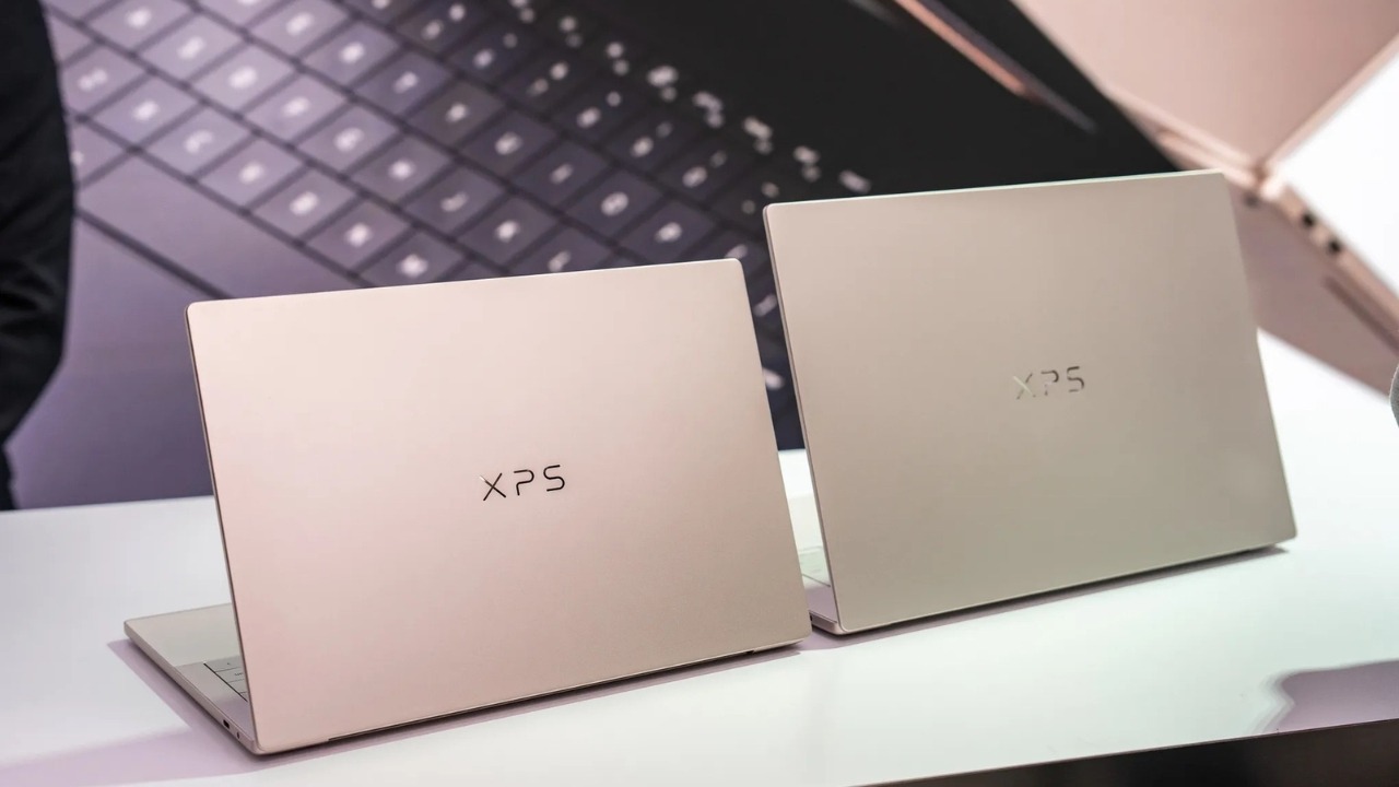 Ưu tiên laptop cho sinh viên sư phạm CPU từ Core i3/Ryzen 3, RAM tối thiểu 8GB, ổ cứng SSD để máy chạy mượt mà, ổn định