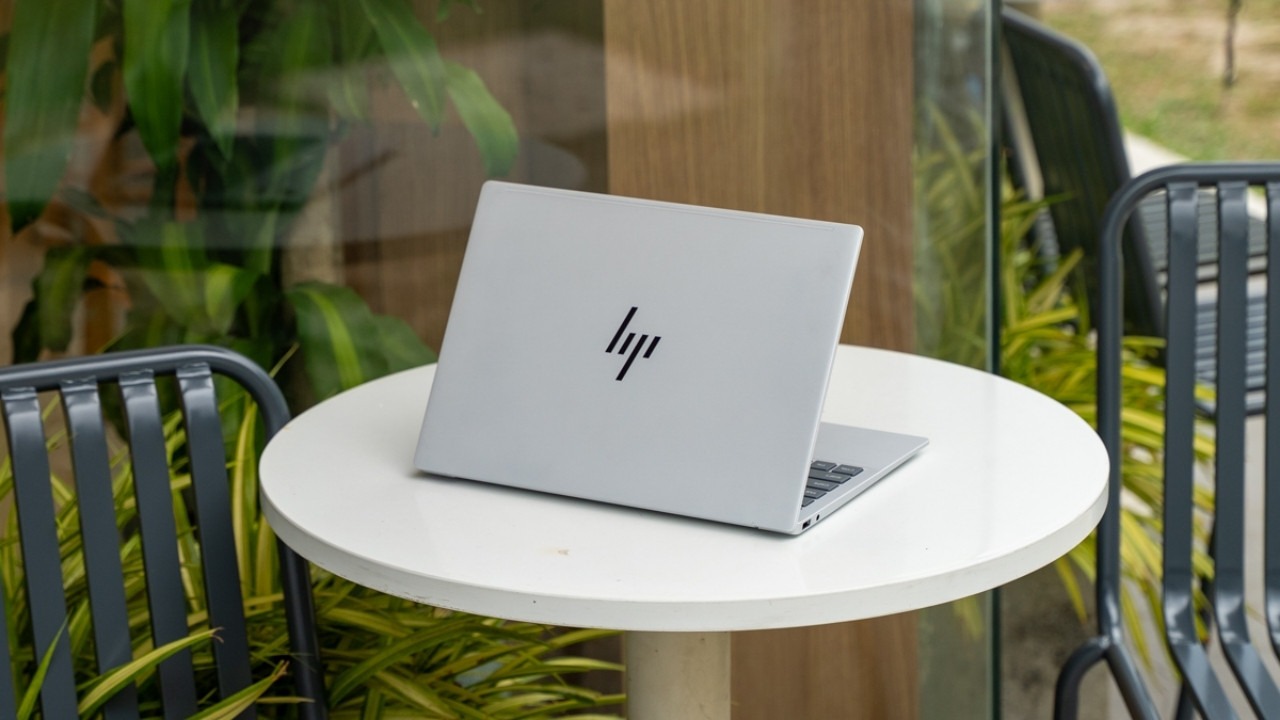 HP OmniBook 7 13-bg1087AU AI mỏng nhẹ, hiệu năng tối ưu, lý tưởng cho laptop cho sinh viên tự động hóa 