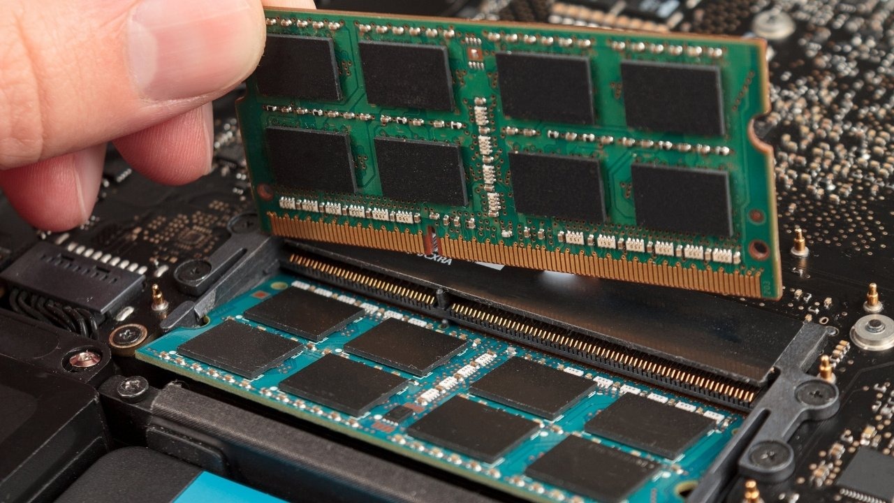 Nên chọn laptop cho sinh viên tự động hóa tối thiểu 8GB RAM, lý tưởng nhất là 16GB để đa nhiệm mượt mà các phần mềm chuyên ngành