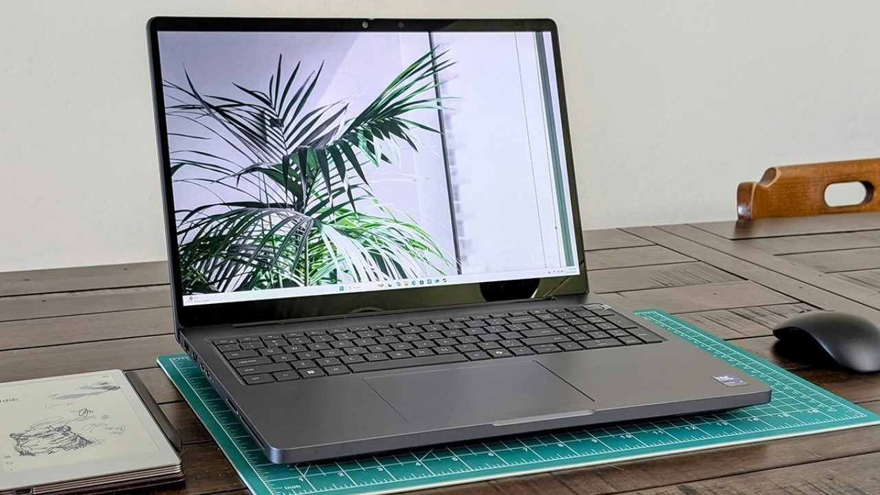 Dell Pro Max 16 Plus 2025 là laptop chơi battleground giá rẻ văn phòng hiệu năng cao, xử lý mượt các game online nhẹ