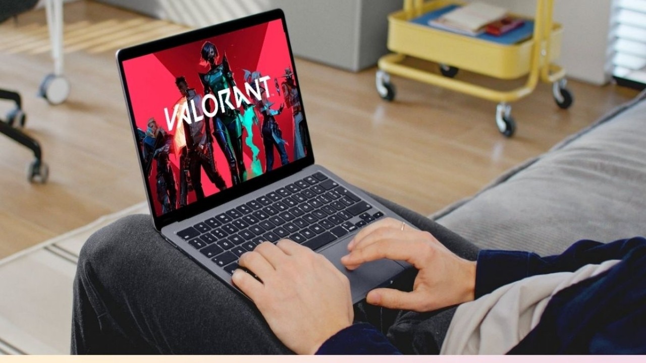 Để chơi mượt mà và tối ưu lợi thế, bạn nên chọn màn hình laptop chơi valorant có tần số quét 144Hz trở lên
