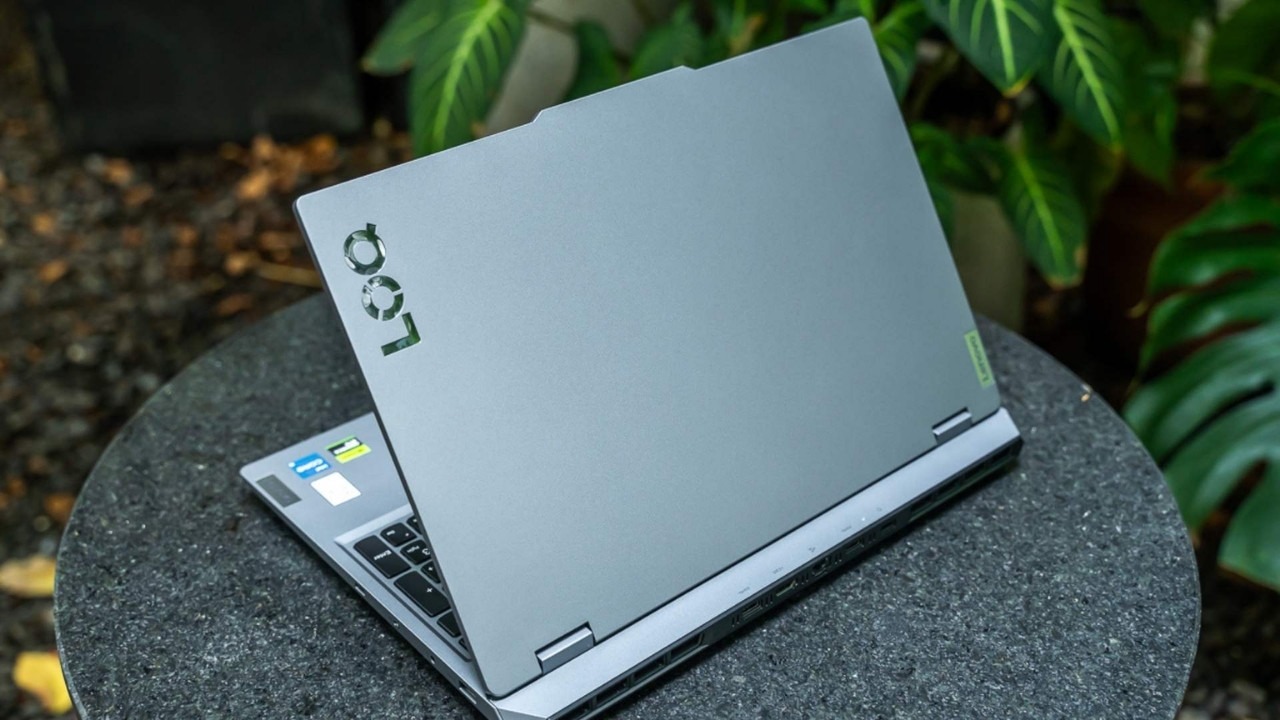 Laptop tầm trung Lenovo LOQ 15 R5-7235HS, 24GB, 512GB, RTX 3050: Hiệu năng mạnh mẽ, đa nhiệm cực mượt cho game