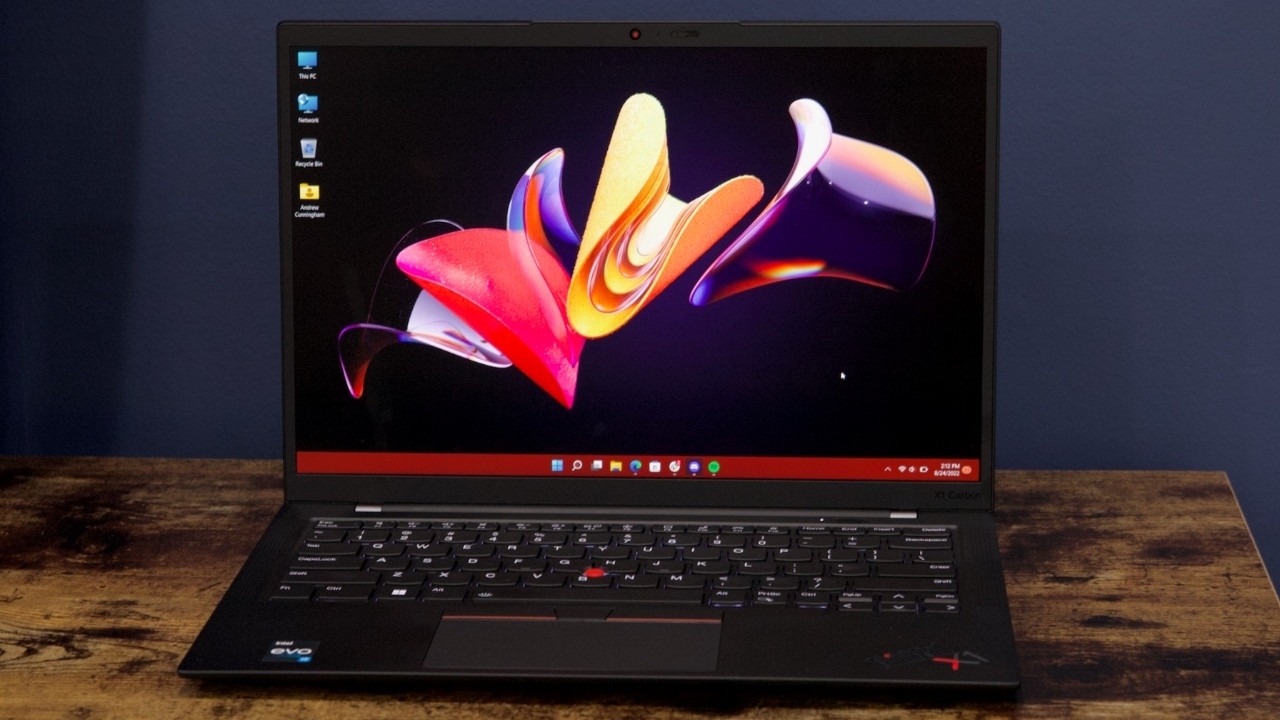 Laptop cho sinh viên kế toán ThinkPad X1 Carbon Gen 10 siêu mỏng nhẹ, bền bỉ, bàn phím đỉnh cao, hiệu năng mạnh mẽ