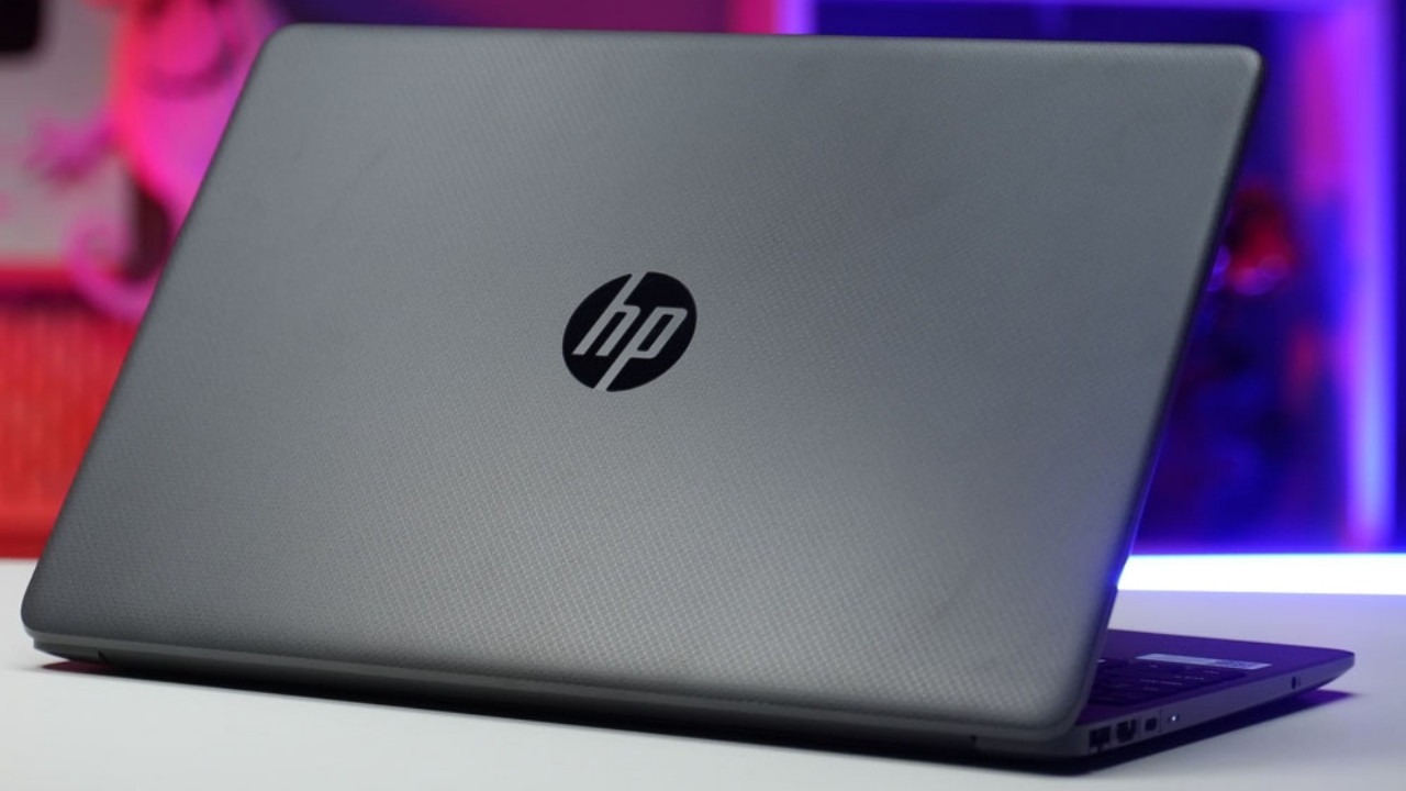 Laptop cho sinh viên kế toán HP 250R G9 B93H3AT bền bỉ, i5 Gen 13, 16GB RAM, bàn phím full-size làm việc văn phòng tốt