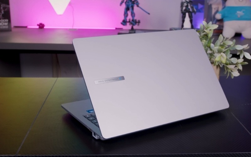 Asus ExpertBook P1503CVA-C7H16-63WS có khả năng quản lý điện năng tối ưu, đáp ứng tốt nhu cầu làm việc liên tục nhiều giờ
