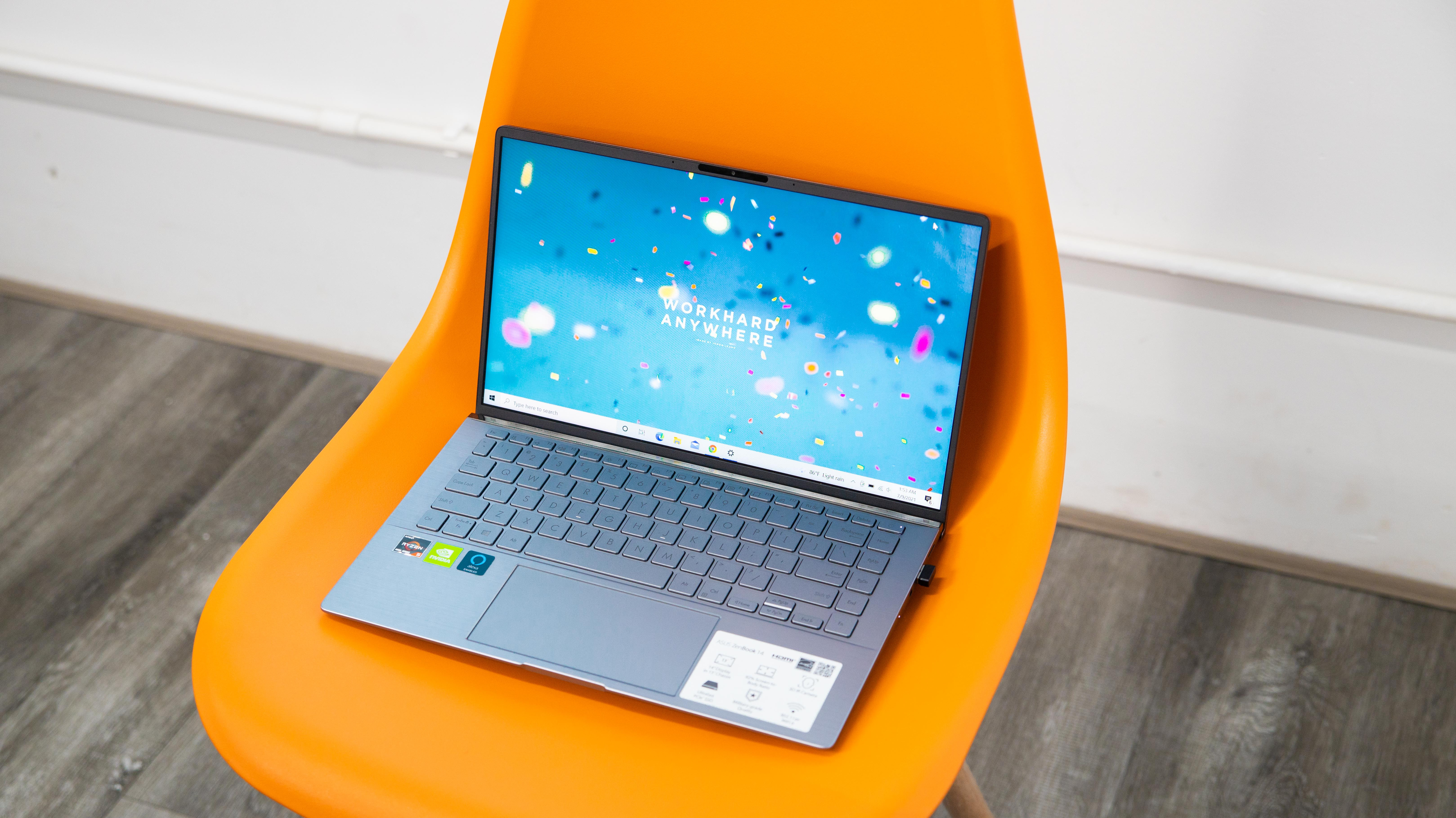 ASUS ZenBook 14 Q407IQ màn hình 14 inch nhỏ gọn