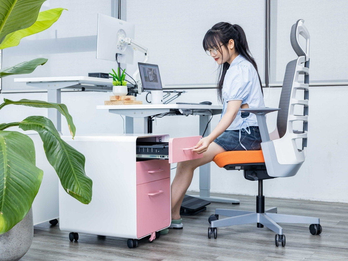 Hướng đặt cây bàn làm việc hợp phong thủy Đông - Đông Nam Hướng đặt cây bàn làm việc hợp phong thủy Đông - Đông Nam