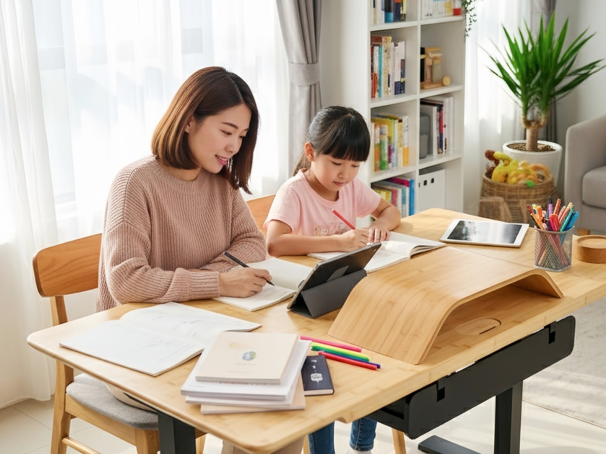 Chọn hướng bàn làm việc đúng giúp cải thiện hiệu suất công việc và học tập Chọn hướng bàn làm việc đúng giúp cải thiện hiệu suất công việc và học tập