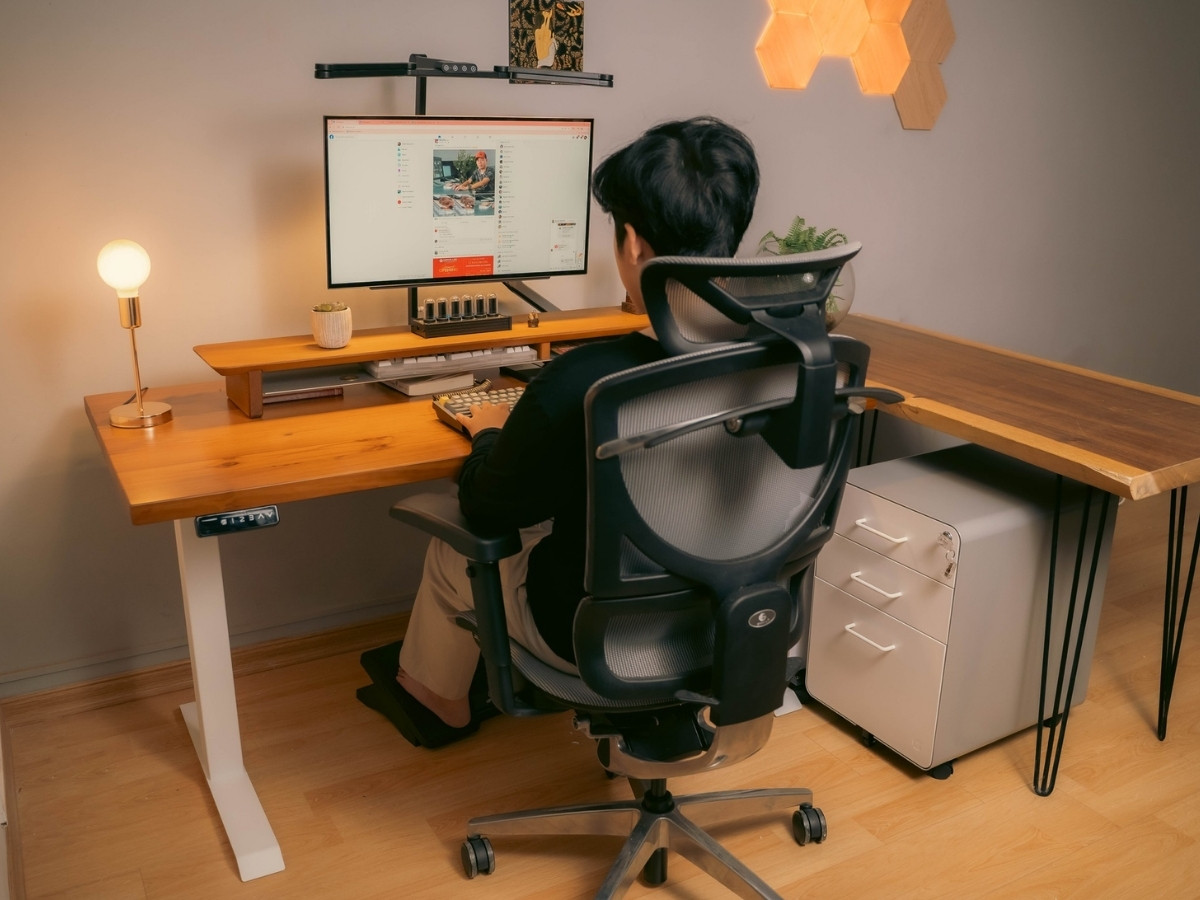 Đặt bàn làm việc góc Nam giúp đón Thần Tài, chiêu tài lộc dâng cao Đặt bàn làm việc góc Nam giúp đón Thần Tài, chiêu tài lộc dâng cao